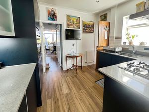 Kitchen- click for photo gallery